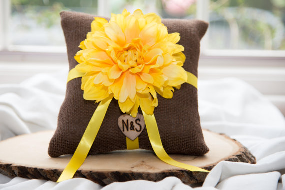 زفاف - Yellow Flower Ring bearer pillow with matching ribbon You personalize with choice of flower