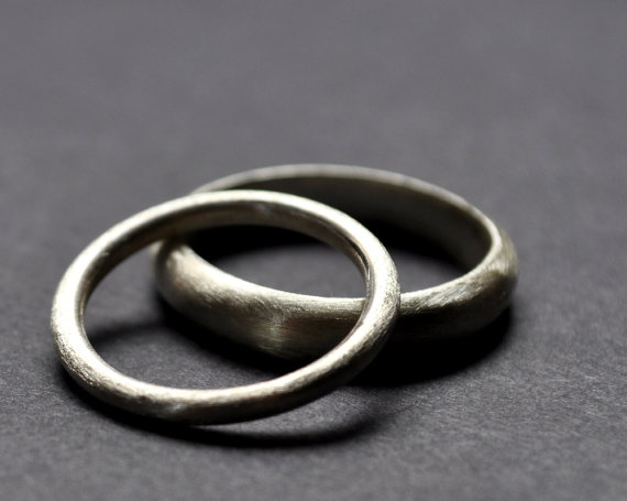 Hochzeit - Wedding Band Set - Matte 2mm Round & 4mm Rings. Modern Contemporary Simple Sleek Elegant Design. Sterling Silver. Jewellery. Jewelry.