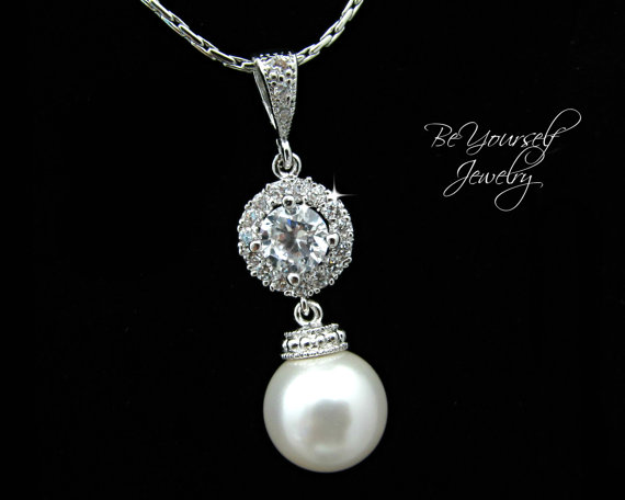 Свадьба - Pearl Bridal Necklace Swarovski Pearl Necklace Cubic Zirconia Sparkly Necklace Bridal Jewelry Bridesmaid Gift Wedding Jewelry Pearl Jewelry