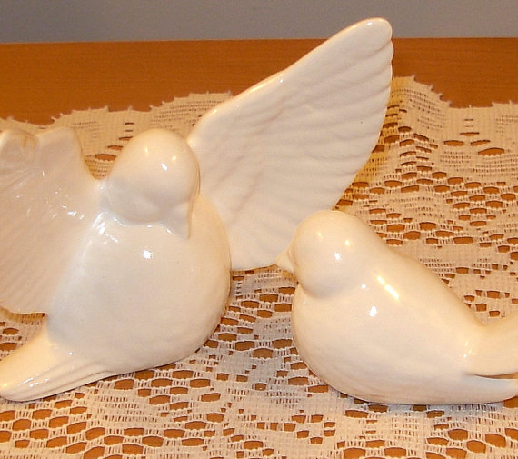 Hochzeit - Ceramic Love Doves Wedding Cake Topper   -   "Classic White"