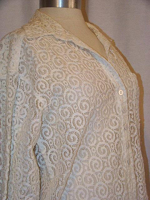 زفاف - size Sm / Med 1960s Vintage Off White Lace Bridal overlay cover up dress - lace button up - long sleeves - Lingerie Mother of Pearl buttons