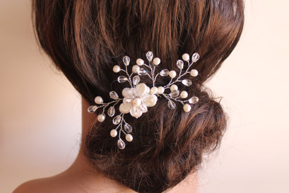 Hochzeit - Bridal Pearls Comb, Crystal Hair Fascinator, Pearl Comb, Wedding Hair Jewelry, Wedding Accessories