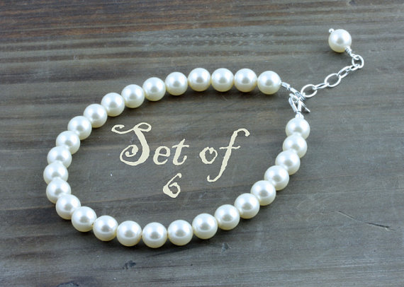 Свадьба - Bridal Party Pearl Bracelets, Set of 6, Classic Cream or White Swarovski Pearl Bracelet with Sterling Silver Findings