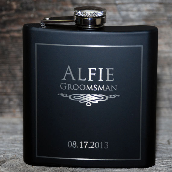 Mariage - 1 Wedding party favors, Groomsmen flask, Best man flask, engraved, Custom engraved 6oz flask., flask, personalized flask,