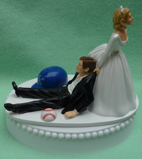 Свадьба - Wedding Cake Topper Kansas City Royals KC Baseball Themed w/ Bridal Garter Sports Fans Bride Groom Ball Helmet Reception Centerpiece Funny