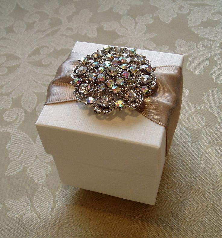 Свадьба - Glittering Diamante Cluster Decorated Wedding Favour. Bespoke. Various Colour Options