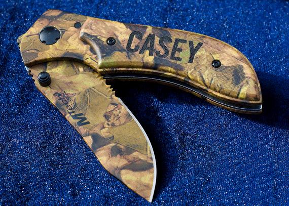Hochzeit - EIGHT - 8 - Custom Engraved Camo Hunting Knife - Personalized Knives - Great Gifts for Groomsmen!