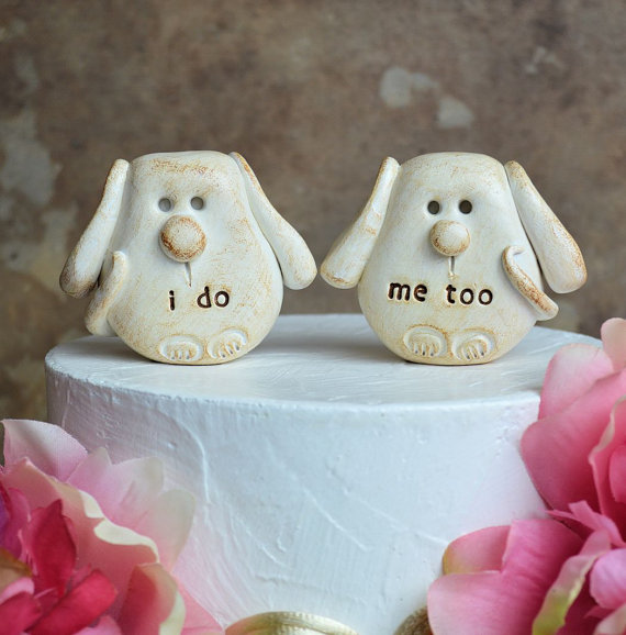 Свадьба - Wedding cake topper ... dogs that say i do, me too ... perfect for a rustic wedding