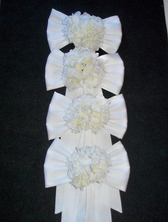 Hochzeit - Pew Bows With Hydrangeas, Set of 4, Chair Bows with Hydrangeas, Pew Bows with Flowers, Wedding Decorations, Wedding Bows