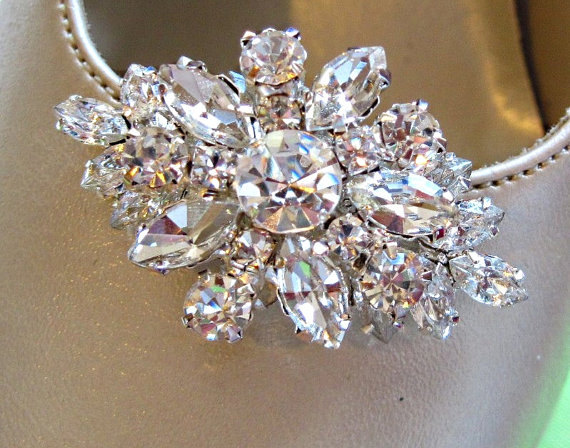 Свадьба - Rhinestone Crystal, Wedding Shoe Clips, Bridal Accessories, Clear Crystal, Vintage Style,Crystal Bouquet Collection
