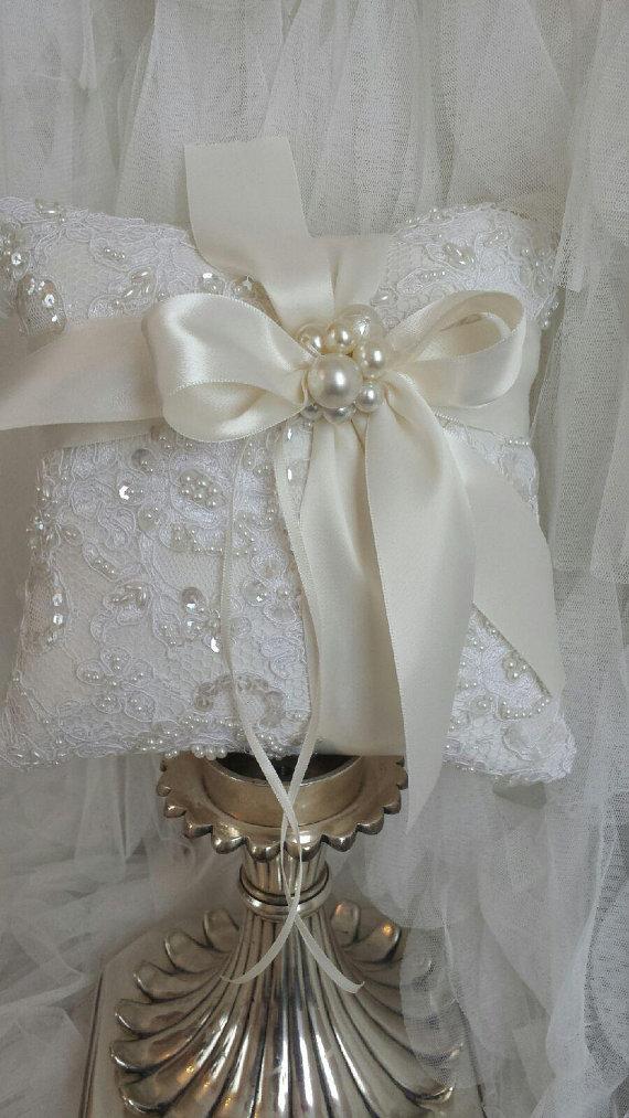 زفاف - Pearl Ivory Embellished Alencon and Satin Ring Bearer Pillow