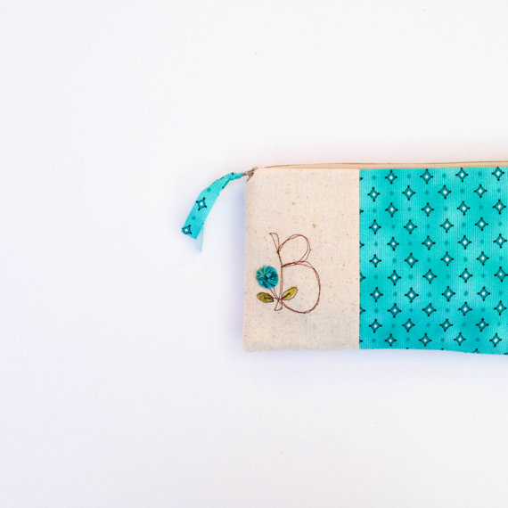 Свадьба - tiffany blue wedding clutch, personalized gift for bridesmaid, wedding purse with initial, monogram letter B, MADE to ORDER
