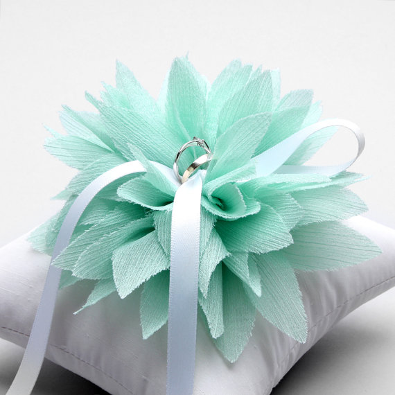 Свадьба - Ring Pillow - Wedding ring pillow, Flower ring pillow, bridal ring bearer pillow - Lydia