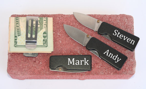 Hochzeit - Set of 3 Groomsmen Gift Laser Engraved Money Clip Folding Knives, Personalized Knife, Black or Blue Available