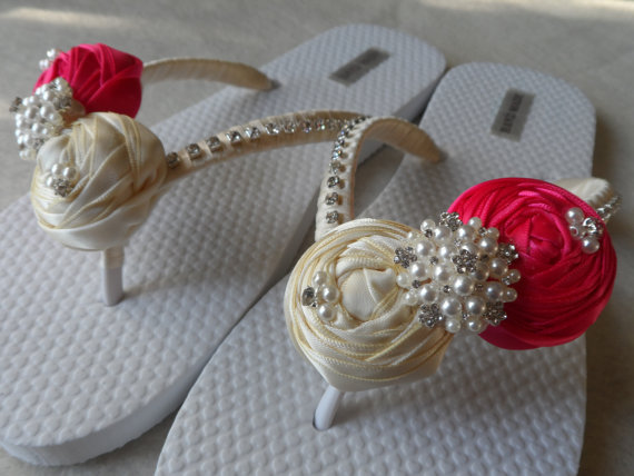 Mariage - Ivory & Fuchsia Rolled Flowers Bridal Flip Flops / Wedding Satin Flip Flops / Bridal Sandals / Wedding Ivory Shoes / Bridesmaids Shoes