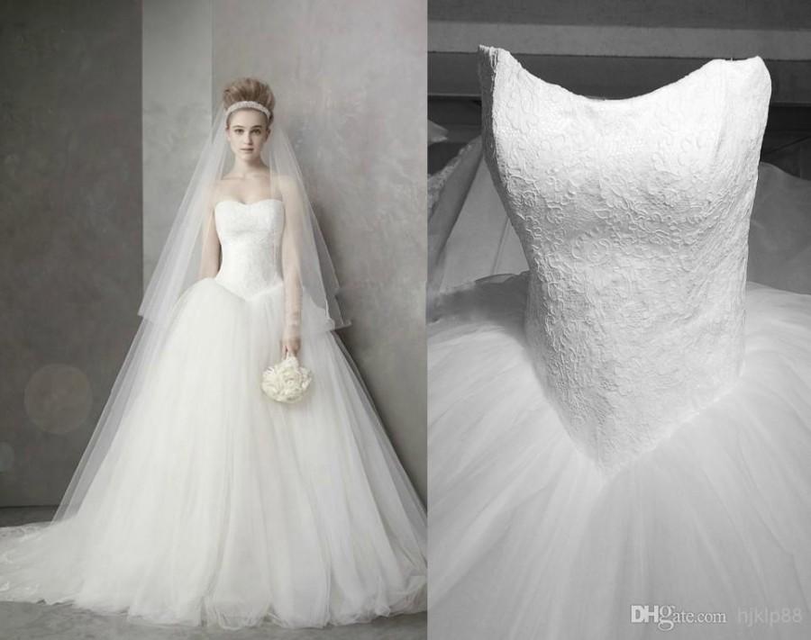 Hochzeit - New Bridal Gown Actual Images Hot Sale Fashion Strapless Ball Gown Wedding Dresses Bridal Gow 2013 Online with $110.58/Piece on Hjklp88's Store 