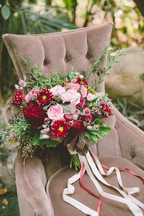 Mariage - Garden Wedding Inspiration With Antique Details