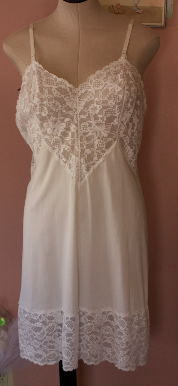 زفاف - Lacy white slip by Vanity Fair, lacy lingerie, women's size 38, #16.9, item #20