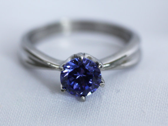 Mariage - Solitaire 1.5ct genuine Tanzanite gemstone ring in Titanium or White gold - handmade engagement ring -