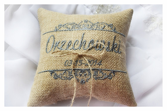 Hochzeit - Burlap Wedding pillow , wedding pillow , ring bearer pillow, ring bearer pillow personalized wedding pillow (R51B)