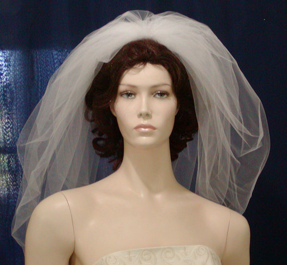 Mariage - wedding veils wedding veil bridal veils    Bubble Bridal Veil LIGHT IVORY   Elbow Length