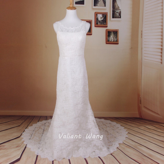 Hochzeit - Vintage Ivory Lace Scoop Neckline V Back Mermaid Wedding Dress Bridal Gown With Train