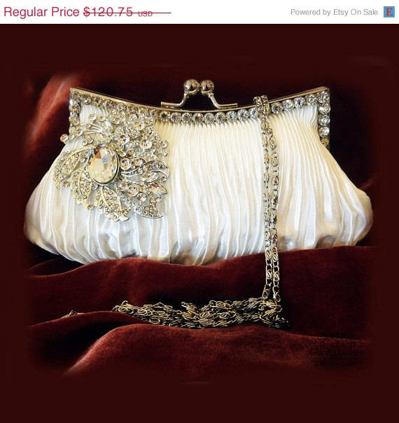 Hochzeit - Bridal clutch, wedding clutch, Crystal clutch, vintage inspired evening bag, white clutch, bridal bag