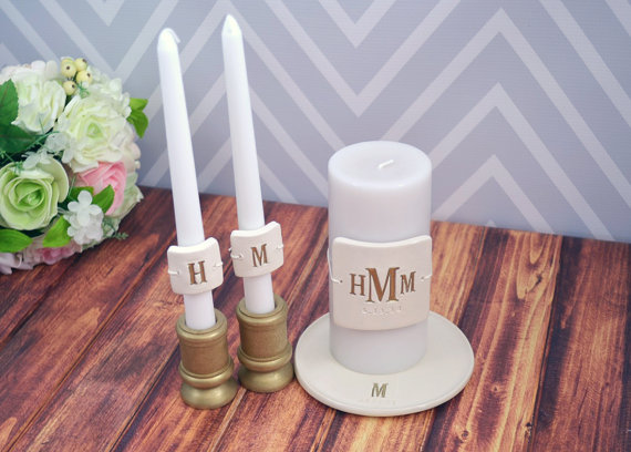 Mariage - PERSONALIZED Unity Candle Ceremony Set with Candle Holders and Plate - in Gold - Gift Boxed