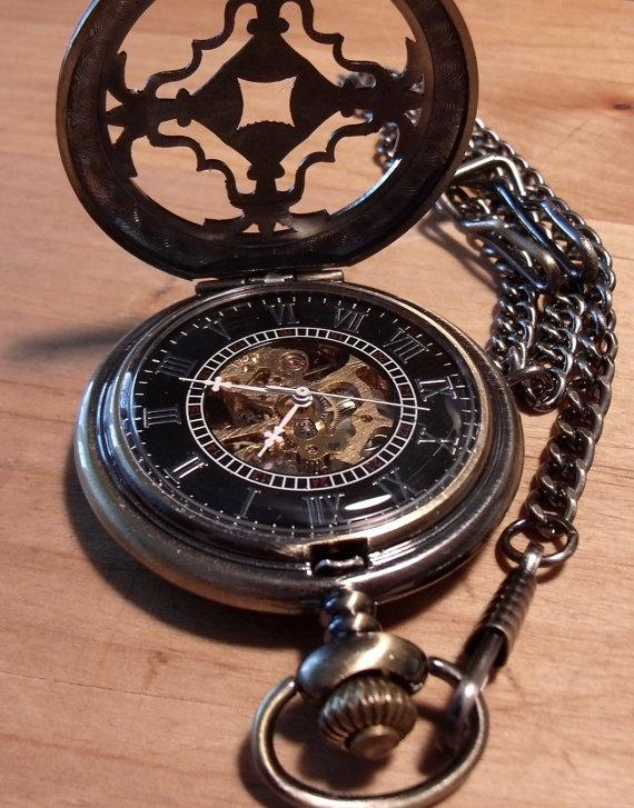 Mariage - Celtic Pocket Watch with Chain Personalized Engravable Groomsmen Gift with Love Knot Design