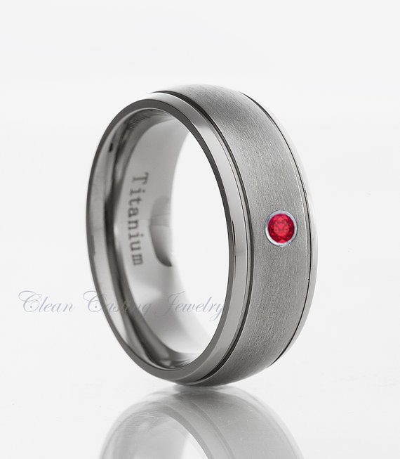 Mariage - Titanium Wedding Band,Titanium Wedding Ring,Red,Ruby Band,Handmade,Satin Polish,Grooms Band,Engagement Ring,Anniversary Ring,Unisex