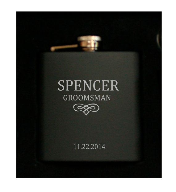 Mariage - Groomsmen Flasks - Personalized 6oz Black Stainless Steel Wedding Flasks - Perfect for Best Man, Groomsman, Ushers, Fathers