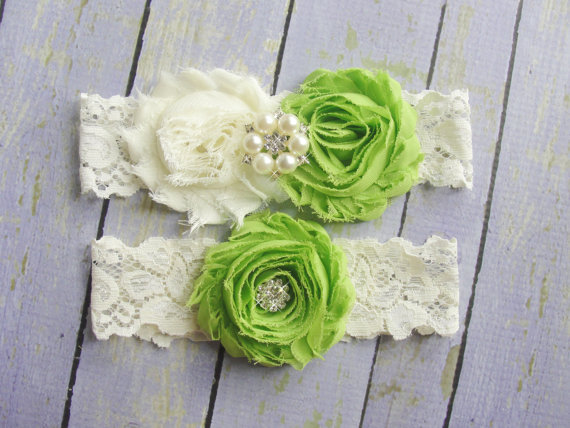Hochzeit - Green Garters, Ivory Lace Garter, Garter Belt, Apple Green Garter, Ivory Wedding Garter, Pearl Bridal Garter, Flower Garter