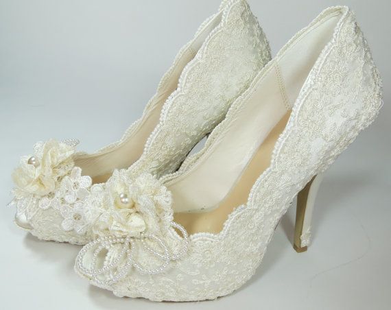 Mariage - Rococo Lace Creations - ECRu Satin Wedding Heel With Vintage French Needlerun Lace - ECRu - US Size 7B