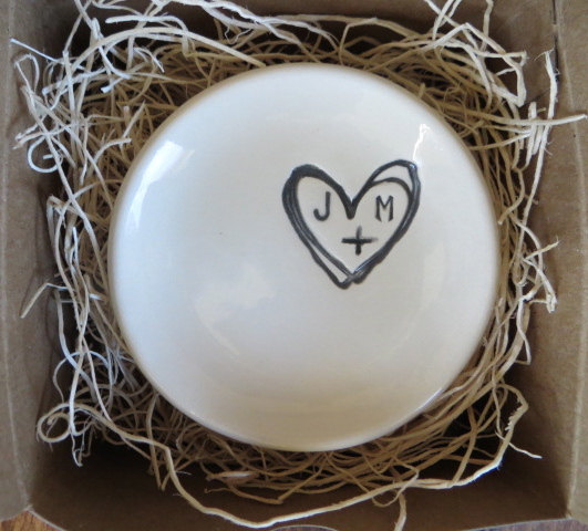 زفاف - ring holder, ring dish,  engagement gift, wedding monogram initial tray,  Black and White,  Gift Boxed, Made to Order