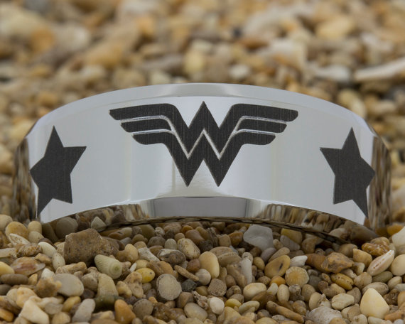 Hochzeit - 8mm Beveled-Tungsten Wonder Woman, Tungsten Band, Men's Tungsten Ring, Tungsten Carbide Wedding Band, Tungsten Ring, Jewelry, Ring, Tungsten