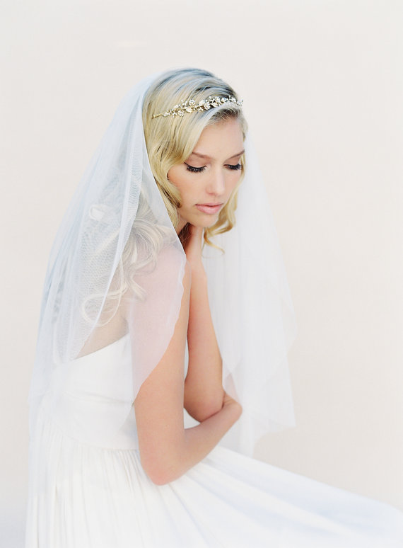 Свадьба - Gold Bridal Halo Crown, Swarovski Crystal Flower Wreath, Bohemian Wedding Hair Tiara, Style: Marilyn #1506