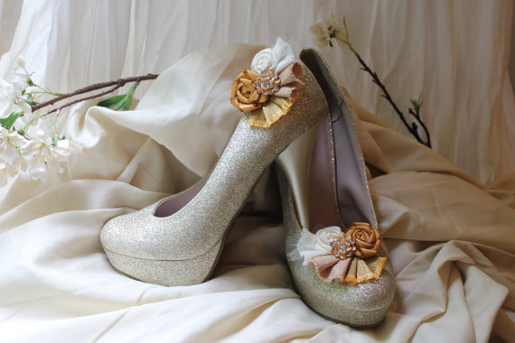 Свадьба - Wedding or Dress- Golden night, rolled rosette shoe clips