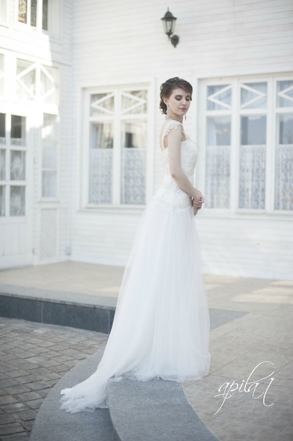 Hochzeit - Princess Style Long Wedding Dress, Long Tulle and Lace Wedding Dress, Ivory Long Wedding Gown L5