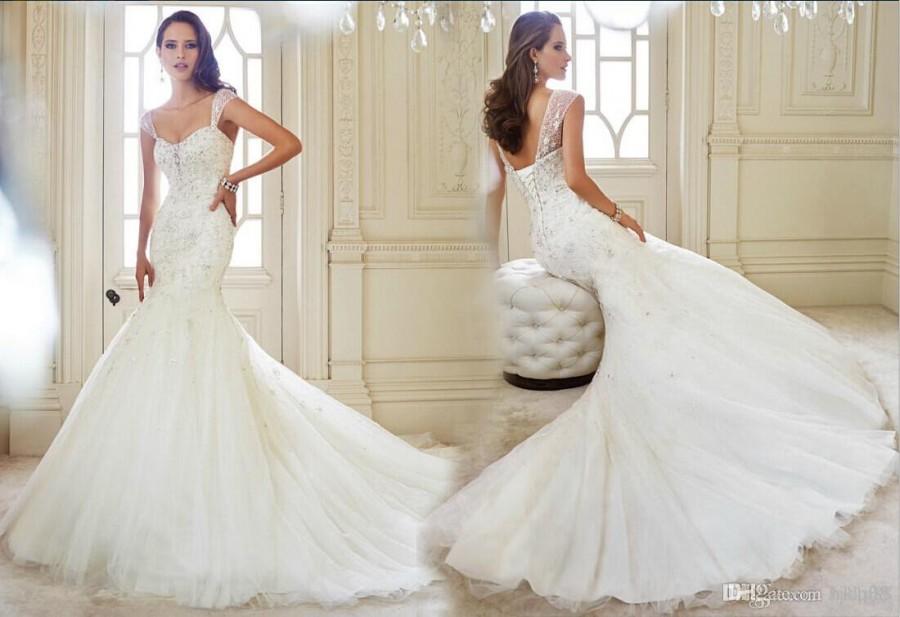 Hochzeit - 2014 New Arrival Sexy Mermaid Wedding Dresses Applique Beaded Bridal Gown White/Ivory Tulle Wedding Dress, $108.85 