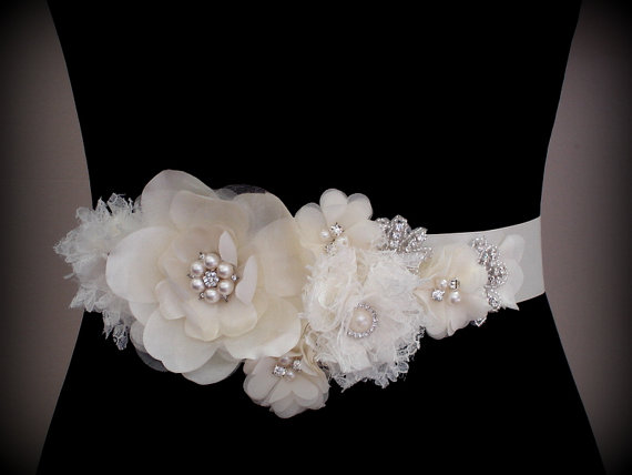 Mariage - Bridal Sash Belt , Crystal wedding sash , Crystal sash , Beaded Sash, Rhinestone Bridal Sash, Flower Sash