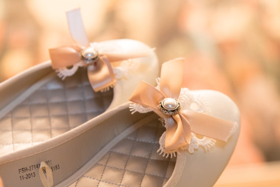 Hochzeit - Wedding Shoe Clips, Lace Shoe Clips, Ivory Shoe Clips to Match The AMY Garter