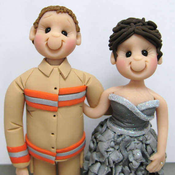 Свадьба - DEPOSIT for Custom made Polymer Clay Wedding Cake Topper