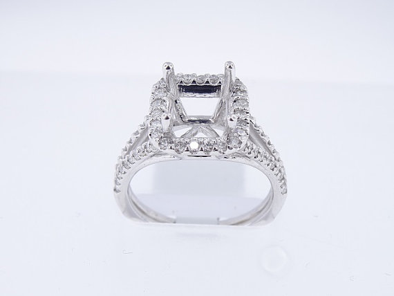Свадьба - 14K White Gold Diamond Halo Engagement Ring - SJ2000PHERDR