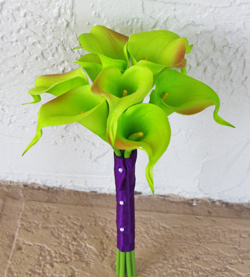 Свадьба - Silk Wedding Bouquet with Green Calla Lilies - Natural Touch Callas Silk Bridal Flowers