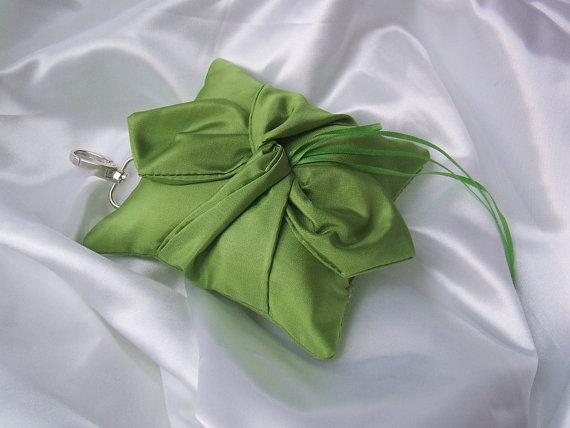 Hochzeit - Knottie Style PET Ring Bearer Pillow...Made in your custom wedding colors...shown in all apple green