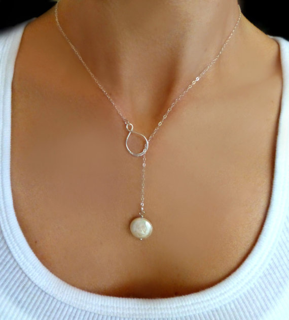 Свадьба - Pearl Lariat Necklace - Freshwater Pearl Necklace - Infinity Lariat Necklace - Silver or Gold Eternity Necklace - Bridesmaid Necklace Gift