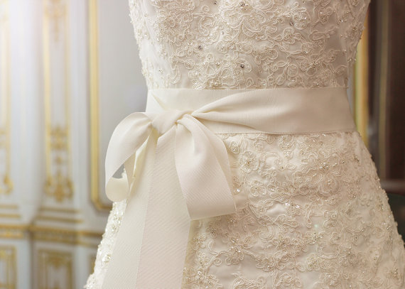 Wedding - Bridal Sash - Romantic Luxe Grosgrain Ribbon Sash - Wedding Sashes - Softest Ivory -  Bridal Belt