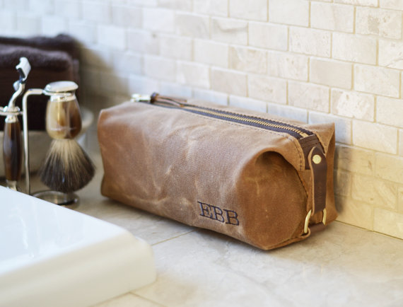 Свадьба - NO. 339 Compact Dopp Kit, Men's Toiletry Bag, Groomsmen Gift, Gift for Him, Grooming Bag, Travel, Waxed Cotton Canvas and Horween Leather