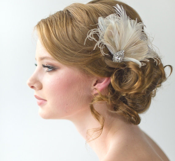 Свадьба - Wedding Fascinator, Bridal Head Piece, Feather Fascinator, Wedding Hair Accessory