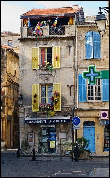 زفاف - Street Of Arles, France